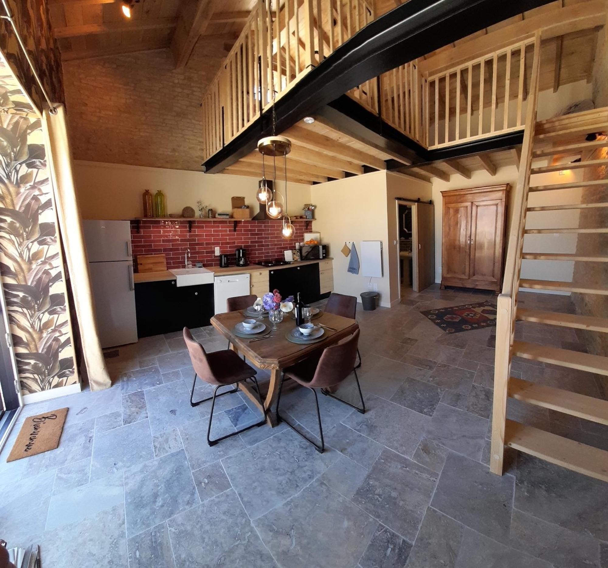Bed and Breakfast La Galuche Angliers  Екстер'єр фото